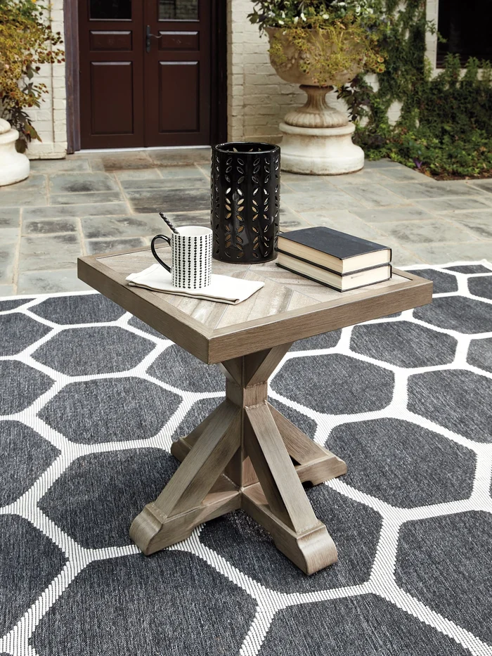 Ashley Express – Beachcroft Square End Table