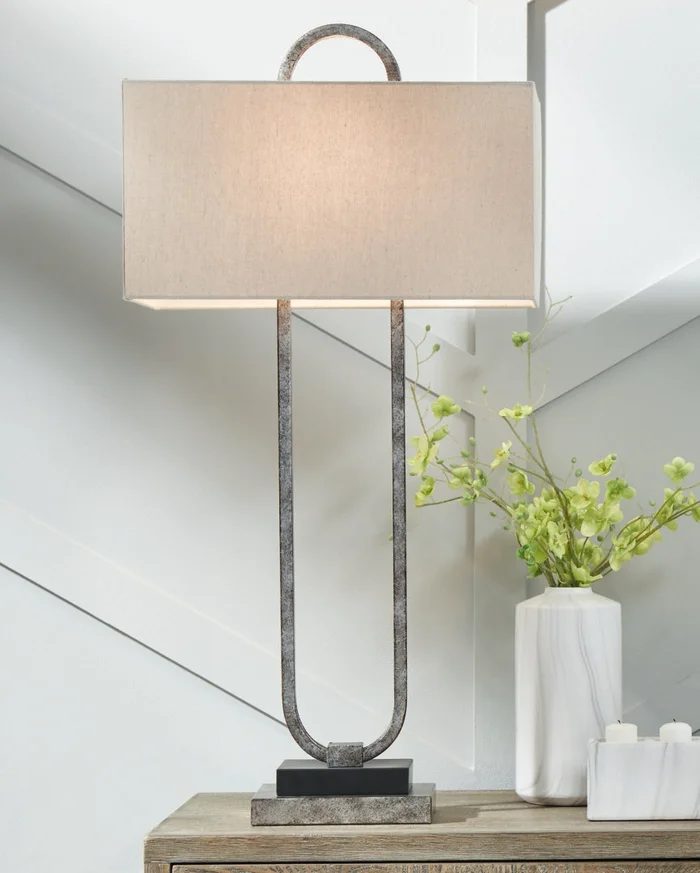 Bennish Metal Table Lamp (1/CN)