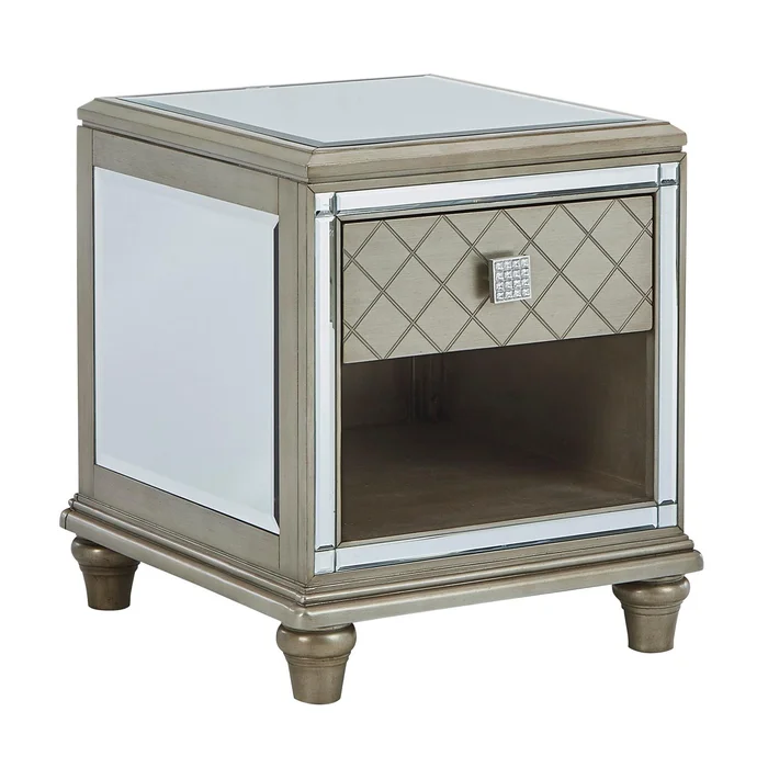Diamond Modern Furniture Exclusive Design Chevanna End Table T942-3