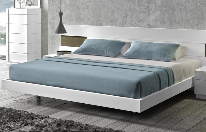 J&M Furniture – Amora Queen Size Bed – 17869-Q