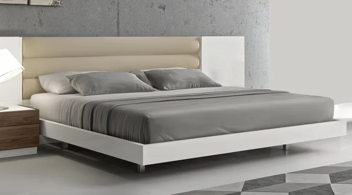 J&M Furniture – Lisbon King Size Bed – 17817-K