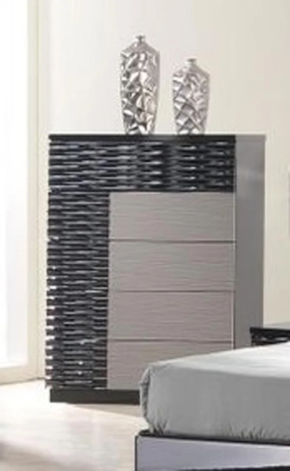 J&M Furniture – Roma Chest – 17777-C