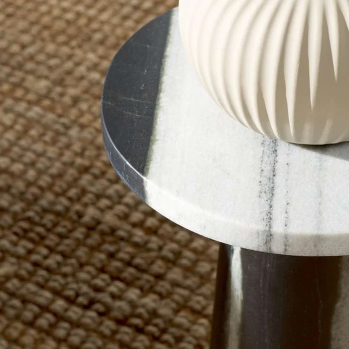 Safavieh – Valentia Round Marble Accent Table – White – Black – SFV9704F