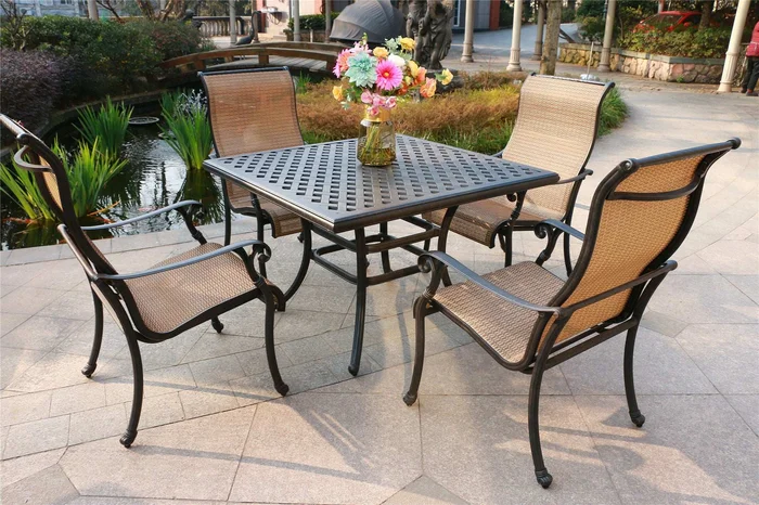 Square 4 Person 43.19″ Long Aluminum Dining Set