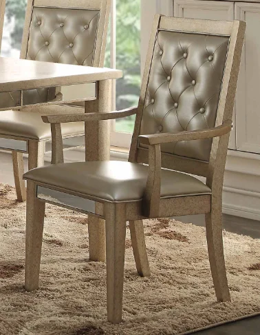 Voeville Antique White Arm Chair